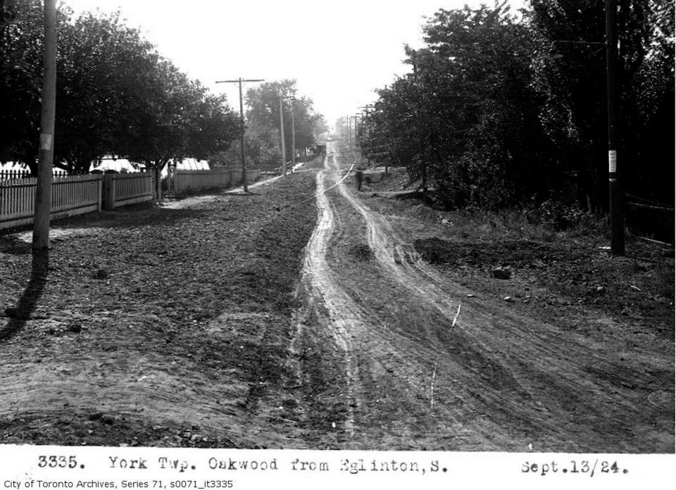 19240913 - Oakwood - Oakwood Loop Looking South of Eglinton