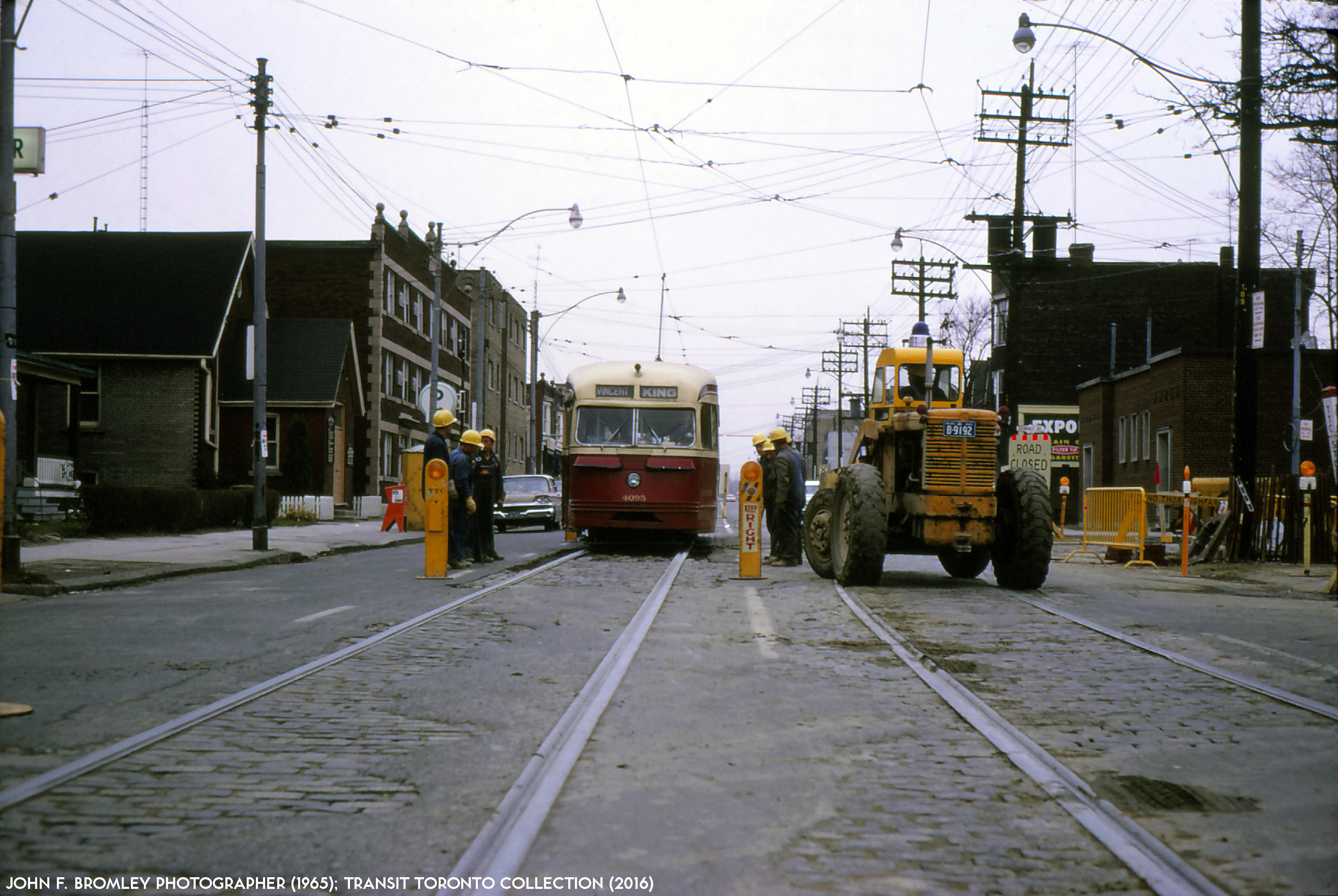19651113 - 504 King - Last Car (4095) Leaving Old Erindale Loop