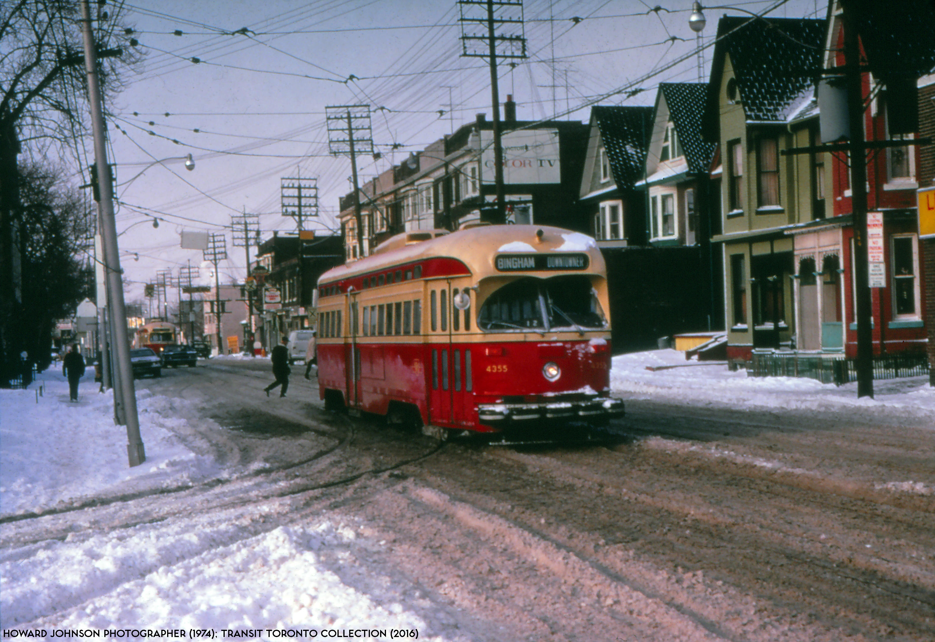 19740109 - 502/503 Kingston Road 4355 EB on Queen at Russell Carhouse