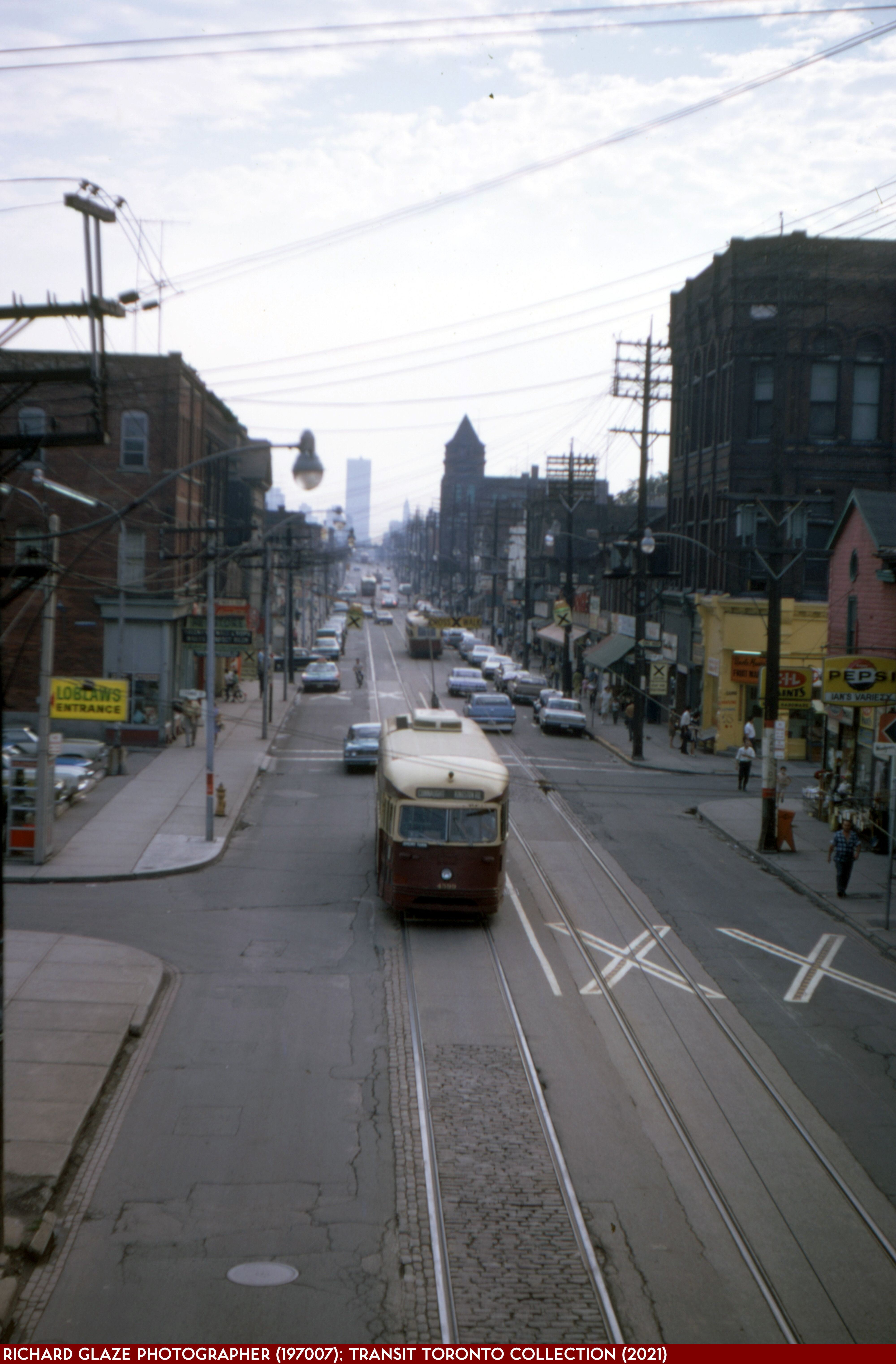 19700700 - 502 Kingston Road - 4599 EB Queen at Saulter