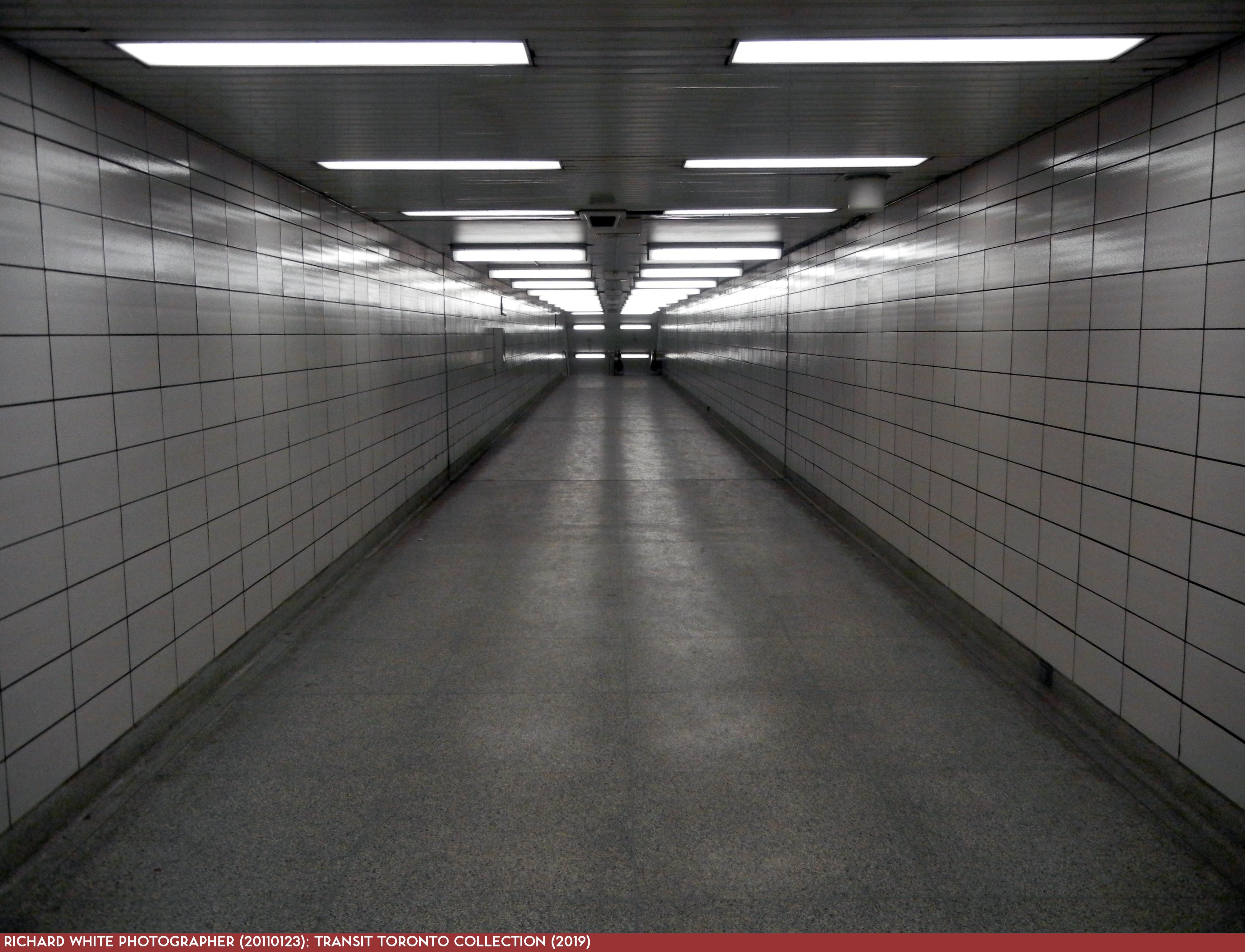 Bloor-Danforth Subway 16 Bay 20110123 Mezzanine Corridor