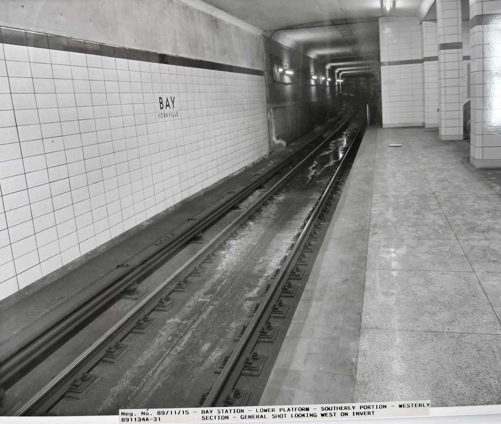 Bloor-Danforth Subway 16 Bay 19891115 Lower Eastbound Platform